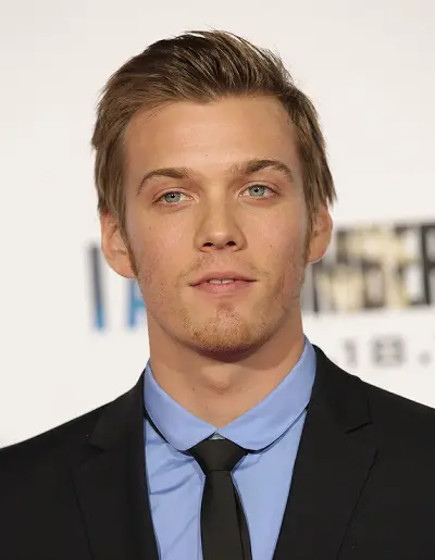 How tall is Jake Abel?